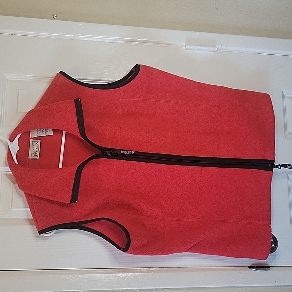 Basic Editions Red Vest Size L